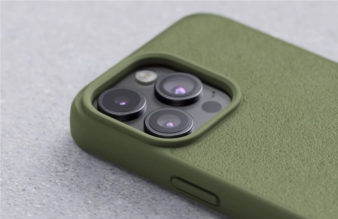 Чохол-накладка Njord Suede MagSafe Case Olive для iPhone 15 Pro Max - 1